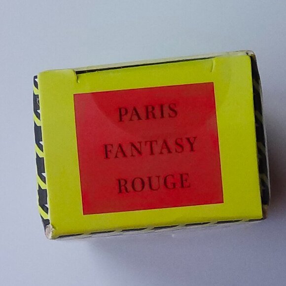 Makeup Revolution Emily in Paris Multi-use Lip & Cheek Blush Paris Fantasy Rouge - Picture 2 of 6